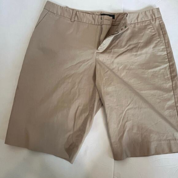 Mossimo Stretch Women's Tan Shorts Size 14 - Picture 1 of 7